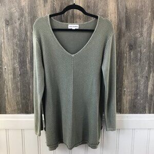 Neon Buddha sage green 100% cotton v-neck sweater size L
